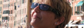 SECONDO FESTIVAL DEI MONOLOGHISTI – SIMONETTA POZZI CON “LA MISTERIOSA SCOMPARSA DI W” DI STEFANO BENNI